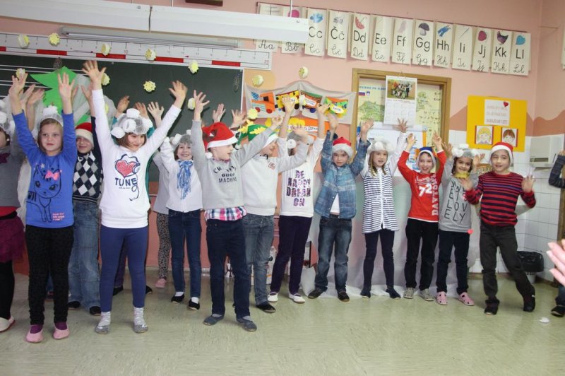 Fotoutrinki razredne proslave pred novoletnimi prazniki