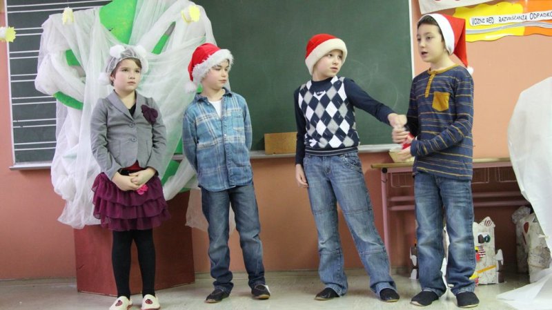 Fotoutrinki razredne proslave pred novoletnimi prazniki