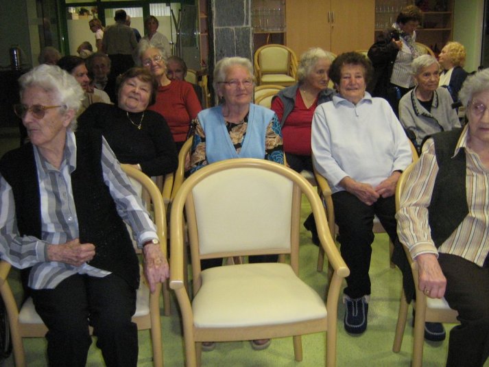 Obiskali smo starejše v Centru starejših