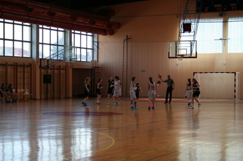 Polfinale DP v košarki