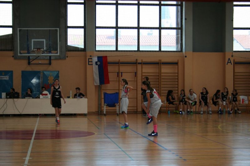 Polfinale DP v košarki