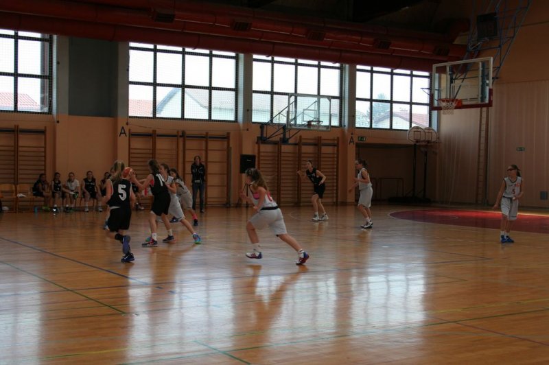 Polfinale DP v košarki