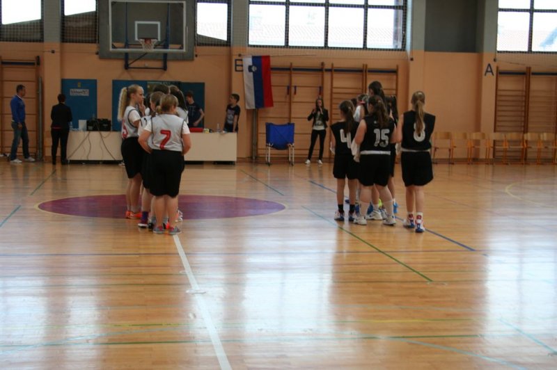 Polfinale DP v košarki