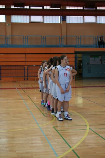 Polfinale DP v košarki