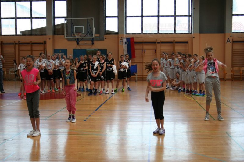 Polfinale DP v košarki