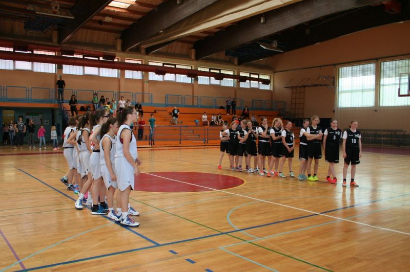 Polfinale DP v košarki