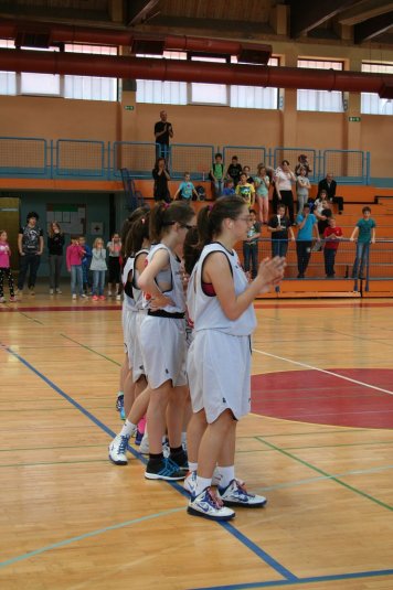 Polfinale DP v košarki