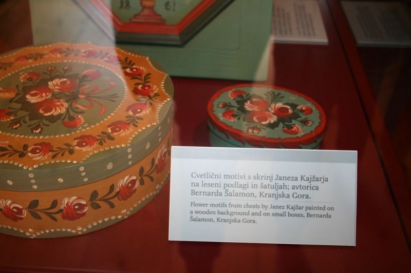 Pokukali smo v stare skrinje