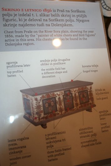 Pokukali smo v stare skrinje