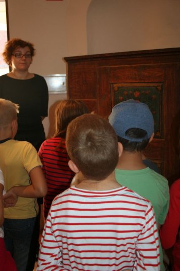 Pokukali smo v stare skrinje