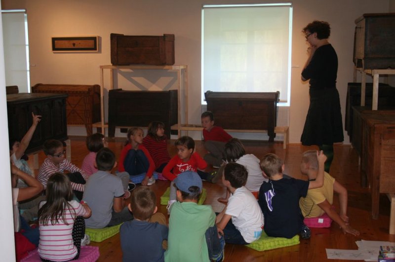 Pokukali smo v stare skrinje