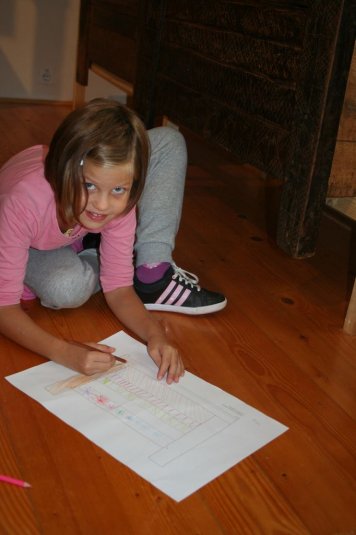 Pokukali smo v stare skrinje