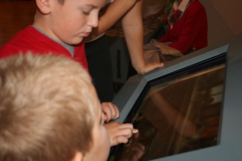 Pokukali smo v stare skrinje