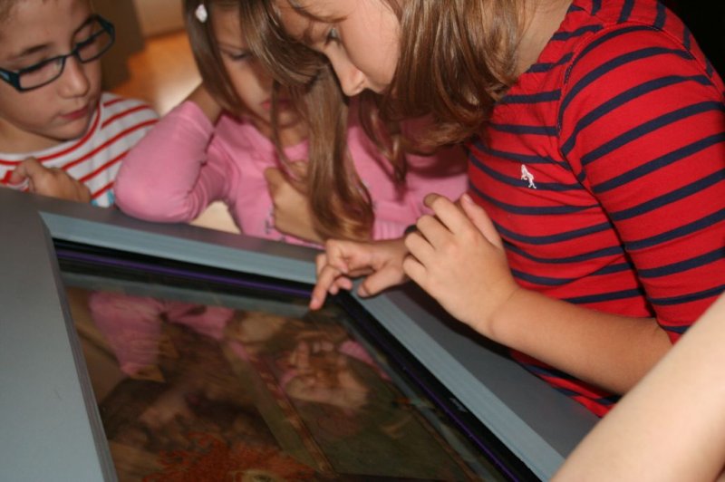 Pokukali smo v stare skrinje