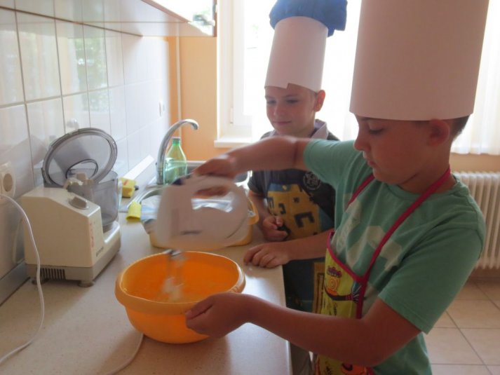 Počitniške ustvarjalnice – »Igrajmo se zgodbo«