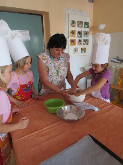 Počitniške ustvarjalnice – »Igrajmo se zgodbo«