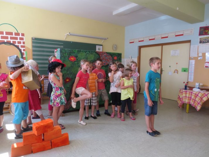 Počitniške ustvarjalnice – »Igrajmo se zgodbo«