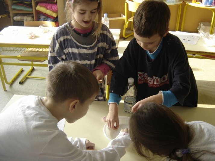 Poskusi z vodo v podaljšanem bivanju