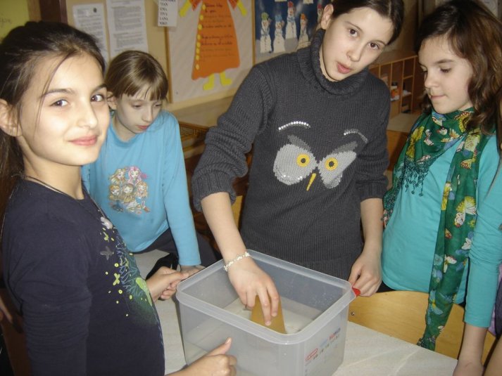 Poskusi z vodo v podaljšanem bivanju