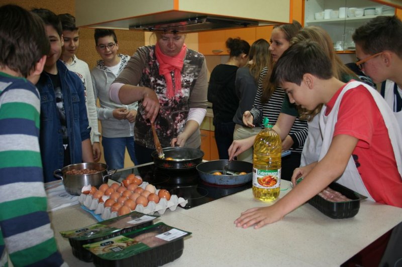 Tradicionalni slovenski zajtrk 2014
