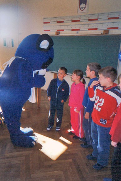 modri medvedek na obisku