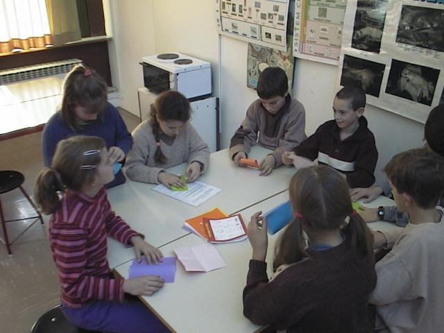 origami3.JPG (43253 bytes)