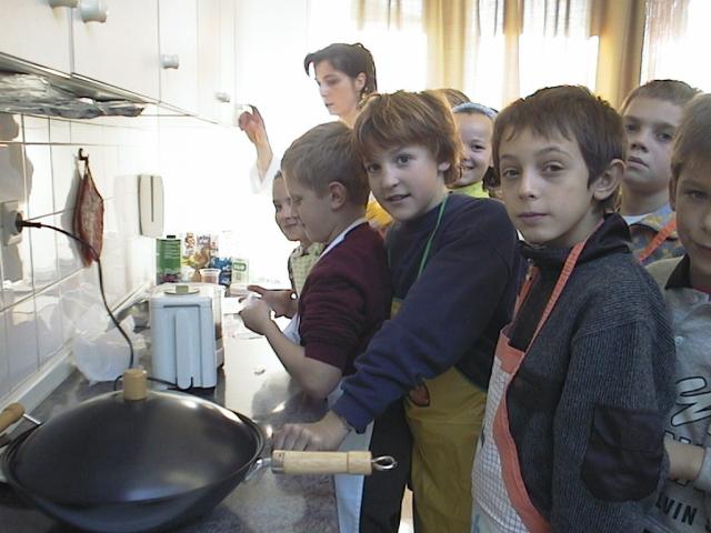 voh.JPG (43905 bytes)