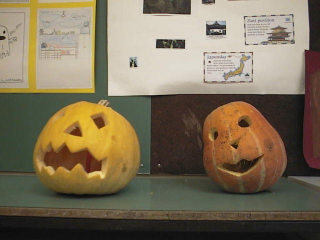 pumpkins.JPG (37122 bytes)