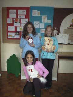 grgar_dekleta_s.JPG (13437 bytes)