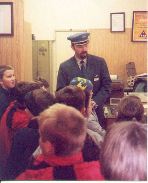 sef.jpg (46687 bytes)