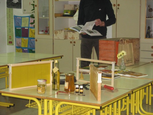 čebelarji na obisku 033.JPG