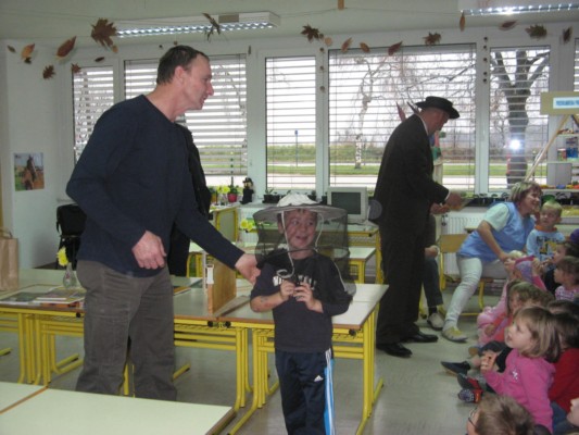 čebelarji na obisku 045.JPG