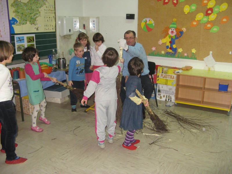 Obisk Jakobovega dedka (100).JPG