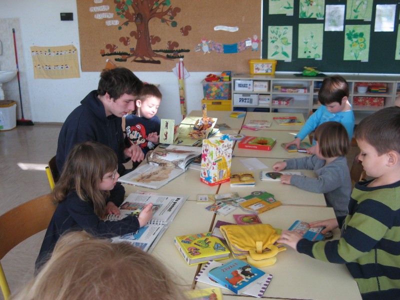 druženje ob knjigah (2).JPG