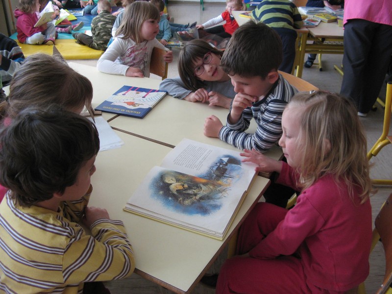 druženje ob knjigah.JPG