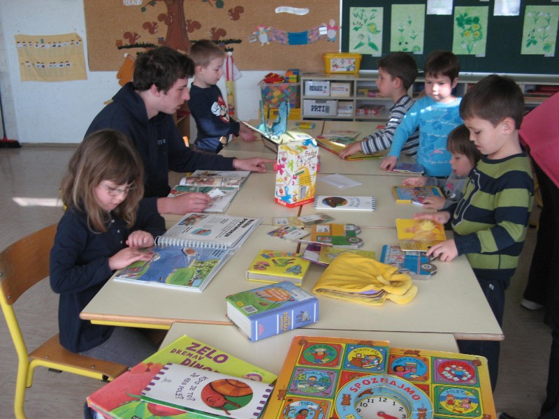 druženje ob knjigah (8).JPG