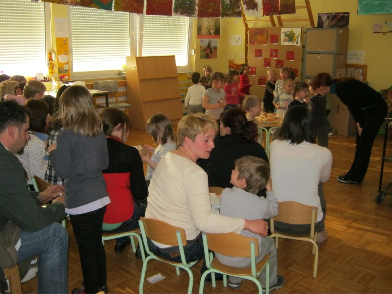 Materinski dan v vrtcu Sonček (10).JPG