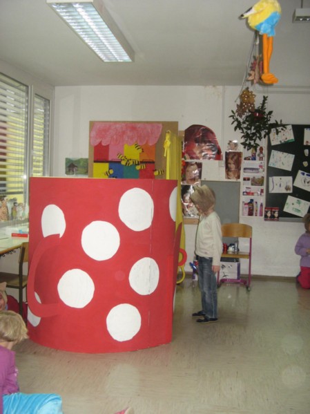 predstava Mojca Pokrajculja (15).JPG