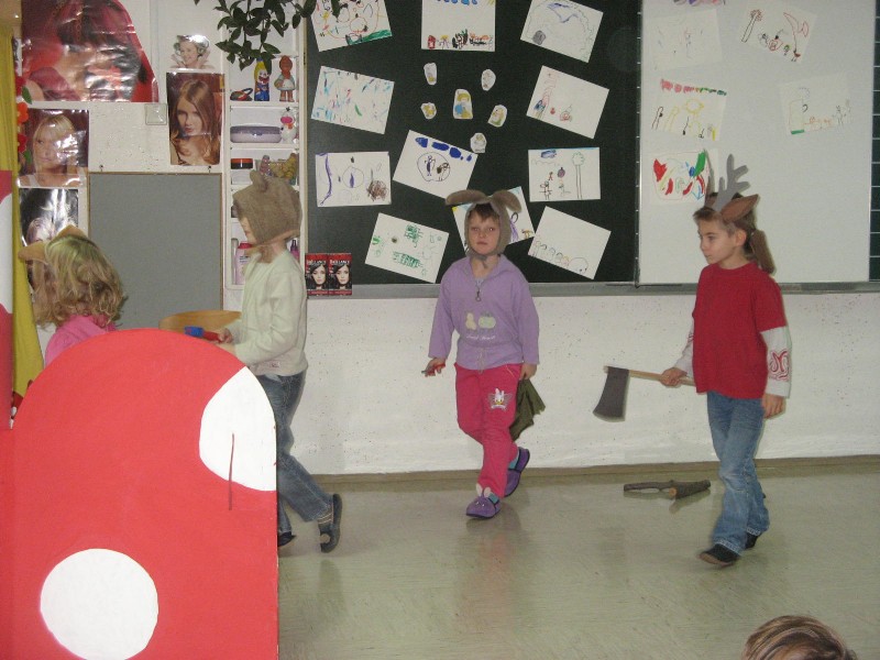 predstava Mojca Pokrajculja (20).JPG