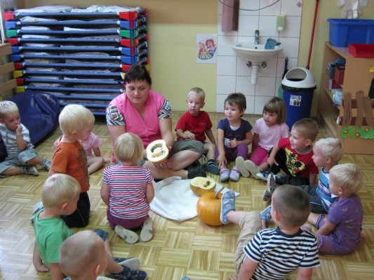 krog prijateljstva in pogovor o bučah.JPG