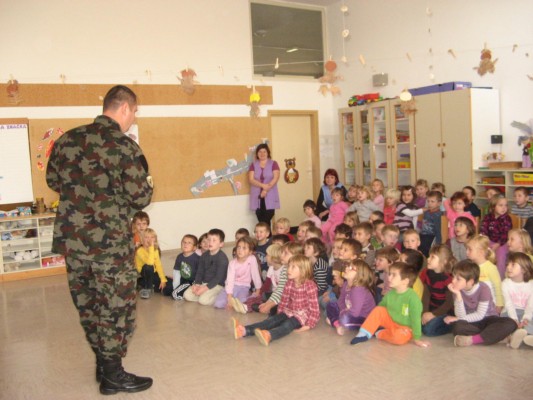 obisk vojakov 04.JPG