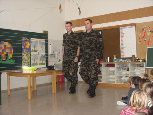 obisk vojakov 07.JPG