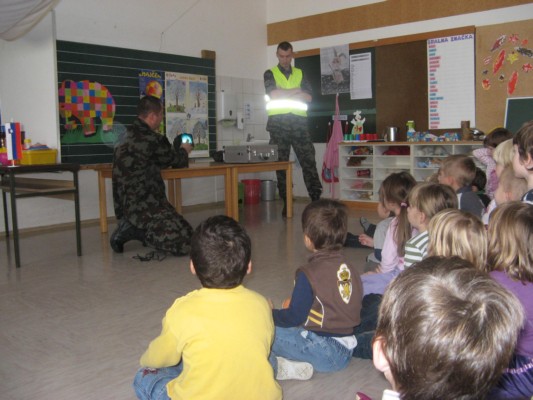 obisk vojakov 08.JPG