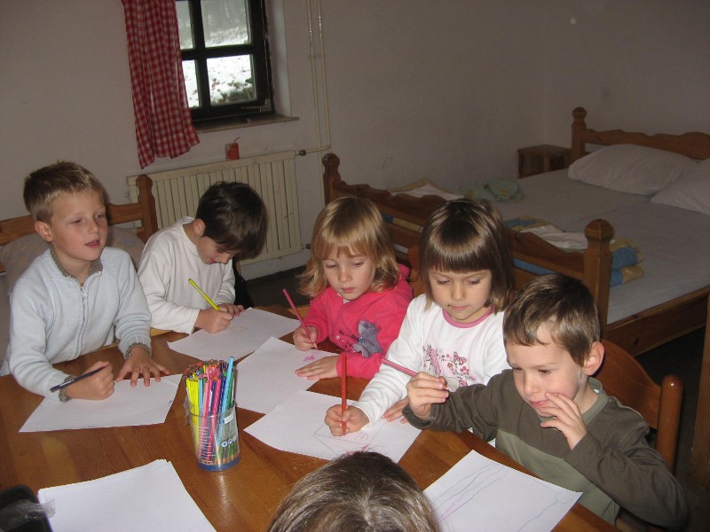 likovno ustvarjanje.JPG