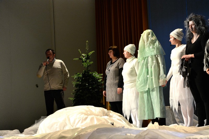 dramatizacija Mala snežinka in prihod Božička 01 (17).jpg