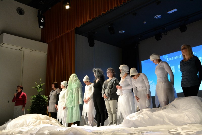 dramatizacija Mala snežinka in prihod Božička 01 (18).jpg