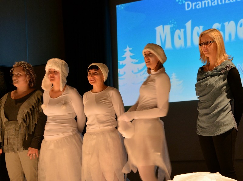 dramatizacija Mala snežinka in prihod Božička 01 (20).jpg