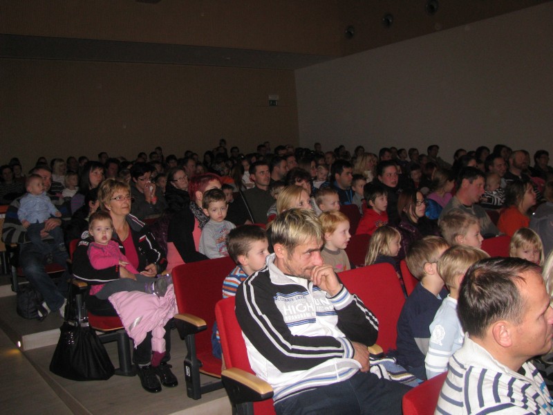 Dramatizacija Mala snežinka in prihod Božička 02 (3).JPG