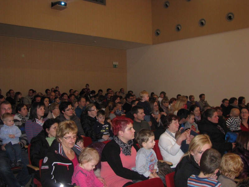 Dramatizacija Mala snežinka in prihod Božička 02 (4).JPG