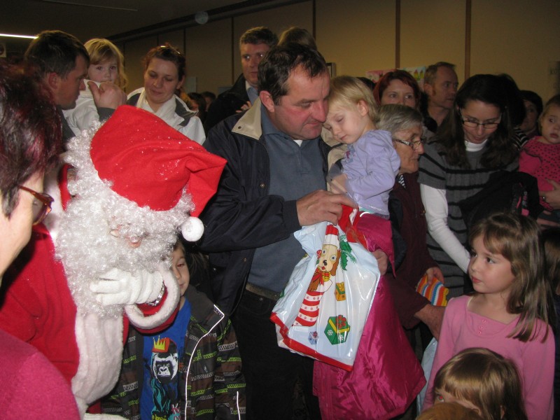 Dramatizacija Mala snežinka in prihod Božička 02 (9).JPG